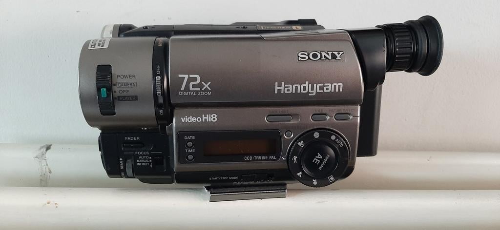 Caméscope vidéo 8 Sony Handycam CCD-TR515E, TV, Hi-fi & Vidéo, Caméscopes analogiques, Enlèvement ou Envoi