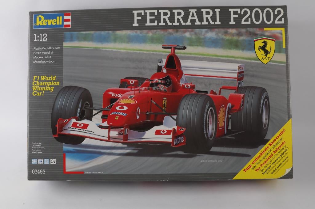 1/12 Revell Ferrari F2002 met Tabu design decals, Auto, Revell, Groter dan 1:32, Ophalen of Verzenden