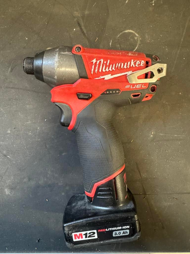 Milwaukee slagschroevendraaier, Ophalen, Gebruikt, Boor- en Schroefmachine, Variabele snelheid