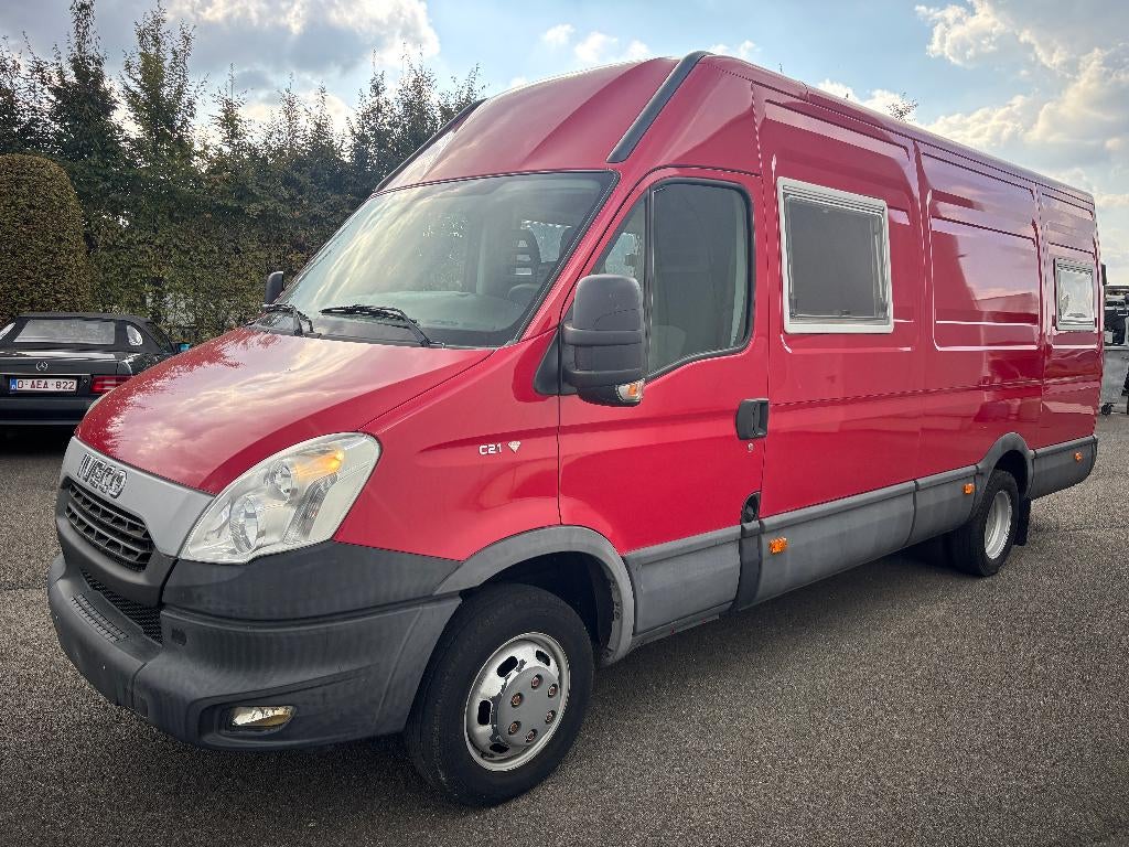Iveco Daily 3.0TD C21 Super Man XXL 204ch seulement7500 km !, Autos, Euro 5, Achat, Boîte manuelle, Noir