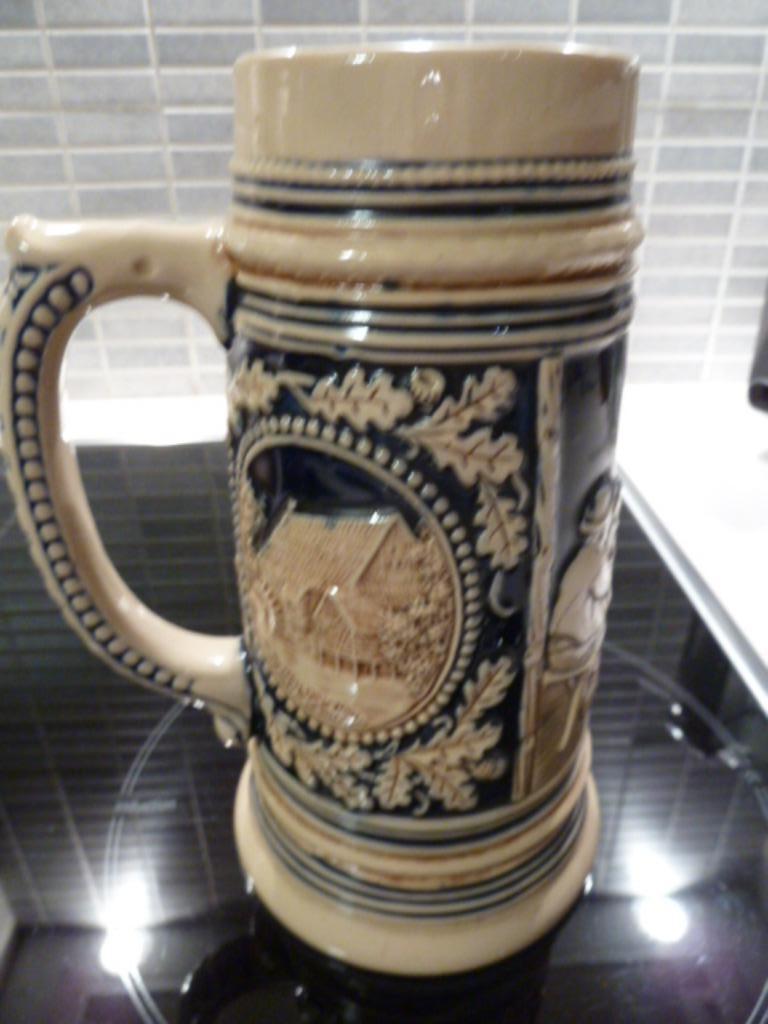 Oude blauwe en beige zandstenen mok Made in Germany H:21 cm, Ophalen of Verzenden