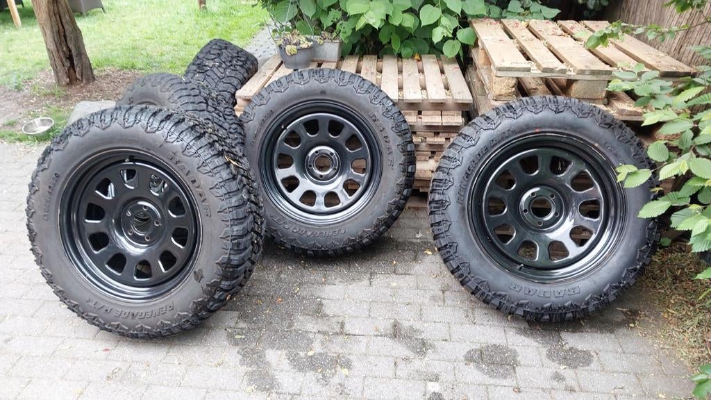 RADAR Renegade R/T+ LT285/60R20 + GCP Daytona velg Defender, Auto-onderdelen, Banden en Velgen, Ophalen, Gebruikt, 285 mm, All Season
