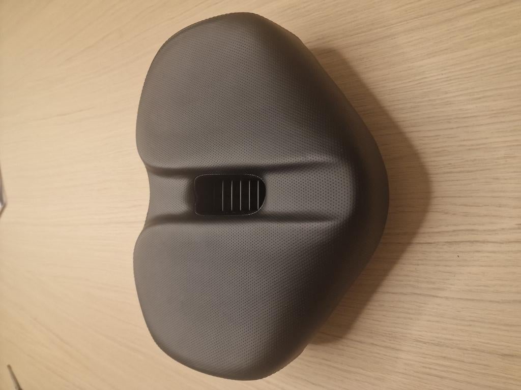 Selle large, Enlèvement, Comme neuf