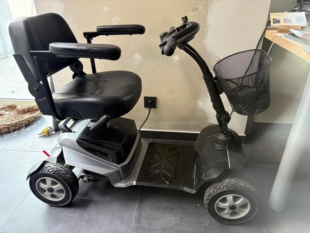 DOE EEN GOED BOD Life & mobility Vivo nieuwe batterijen, Diversen, Brommobielen en Scootmobielen, Ophalen, Life and Mobility, Gebruikt