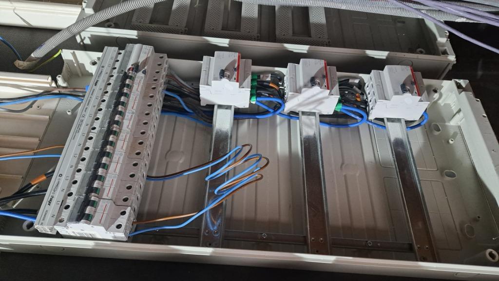 Electricien avec 30 ans d’experience cherche du travail, Enlèvement ou Envoi