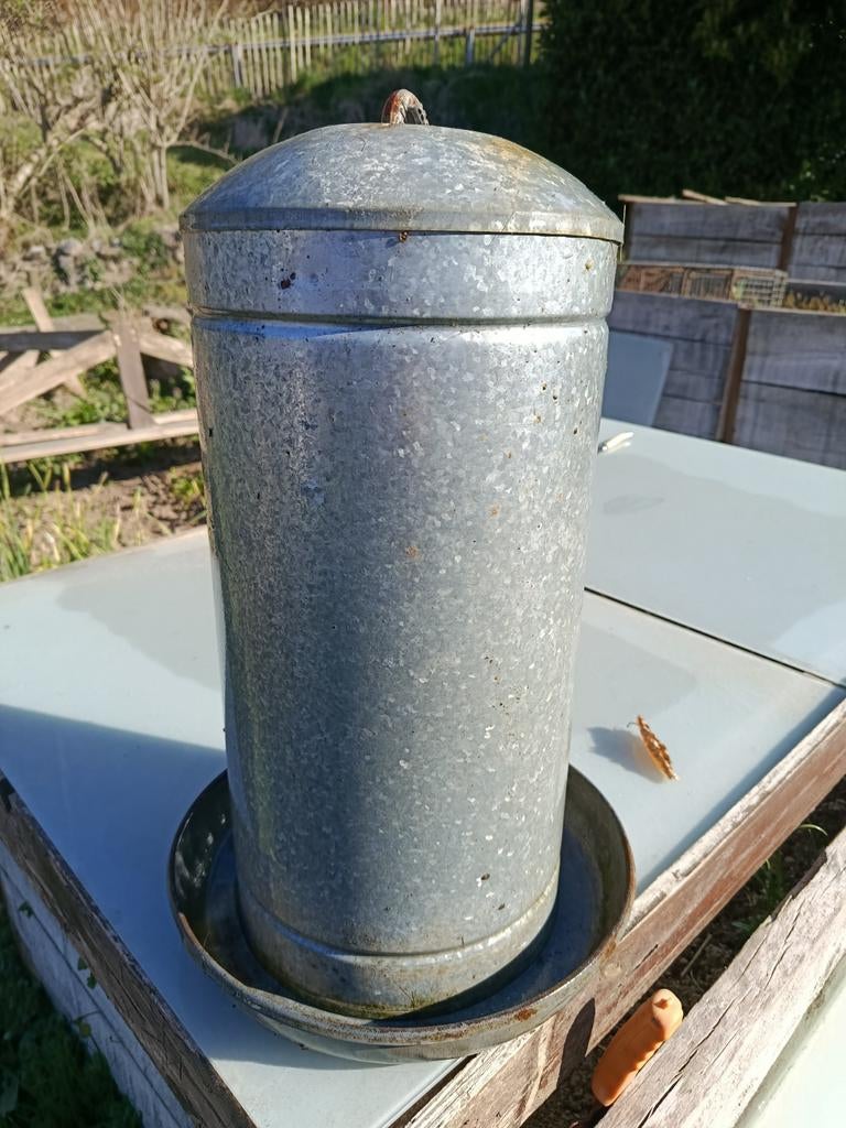 Mangeoire/abreuvoir à poules/ oiseaux, Animaux & Accessoires, Enlèvement