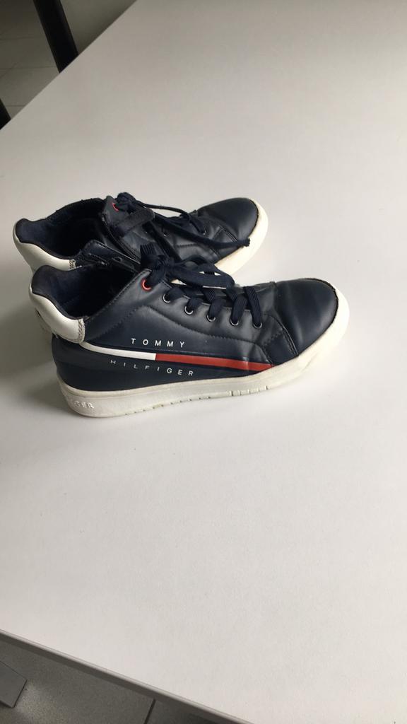 Jongens schoenen : tommy Hilfiger maat 36, Ophalen, Gebruikt