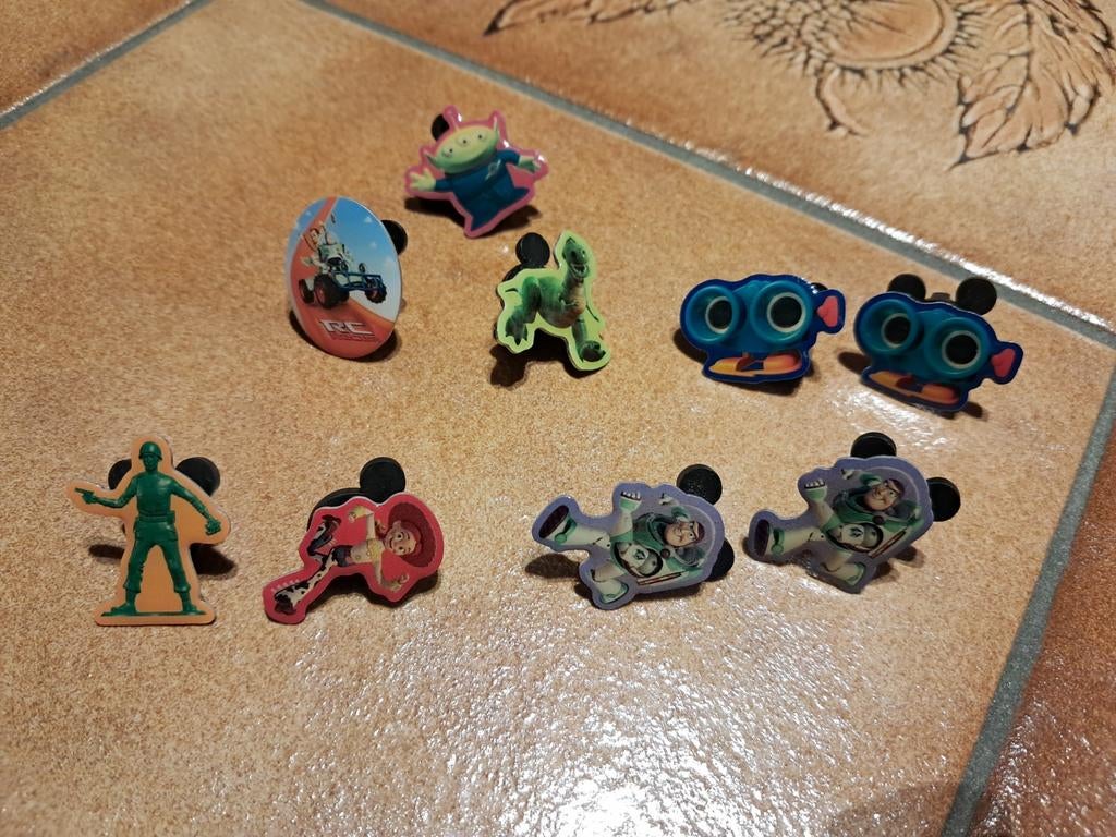 Disney Pixar Toy Story speldjes, set van 9, Ophalen of Verzenden, Zo goed als nieuw, Overige onderwerpen, Speldje of Pin