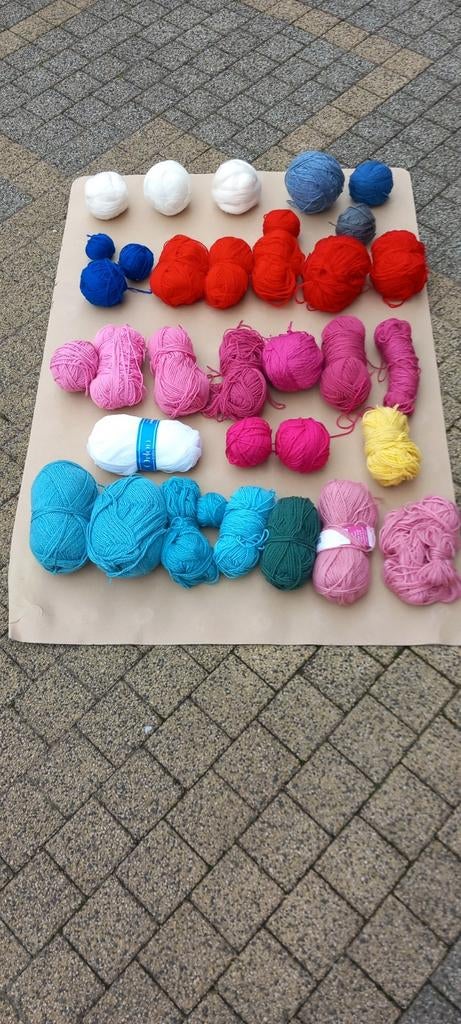Laine 2,250 kg environ, Enlèvement ou Envoi, Neuf, Tricot ou Crochet, Laine ou Fils