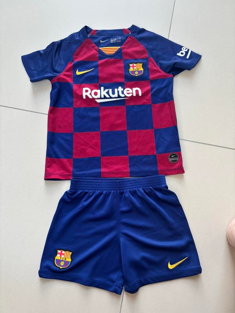 Nike voetbaltenue Barcelona maat 104-110 cm, NIKE, Gebruikt, Sport- of Zwemkleding, Ophalen of Verzenden