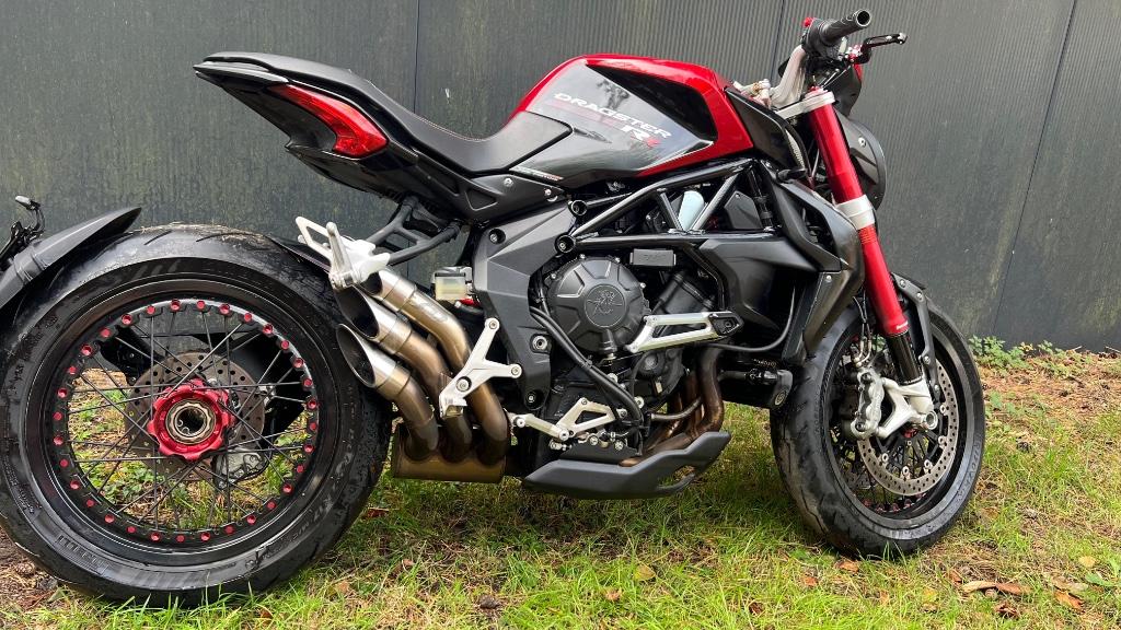 MV AGUSTA DRAGSTER 800 RR, Motoren, Particulier, Meer dan 35 kW, Naked bike