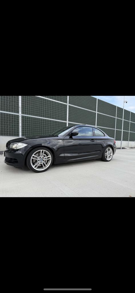 Bmw e82 135i 130d km, Autos, BMW, Particulier, Série 1, ABS, Phares directionnels, Airbags, Air conditionné, Alarme, Bluetooth