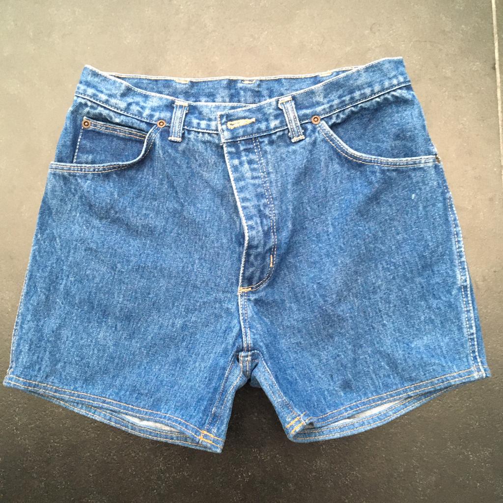 Donkerblauwe short - maat 33” (42) - Wrangler, Wrangler, Enlèvement, Porté, Bleu