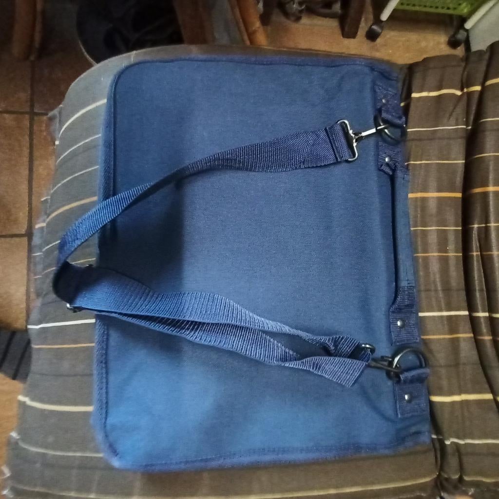 Sacoche bleue marine, Enlèvement, 11 pouces ou moins, Comme neuf, Porte-document