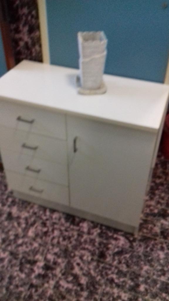 Wit kastje ideaal voor bad- of kinderkamer als bijzetmeubel, Ophalen, Zo goed als nieuw