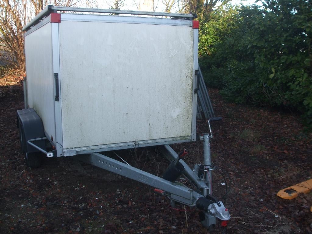 Aanhangwagen, Enlèvement, Utilisé