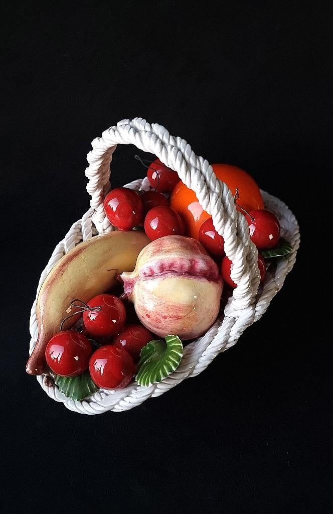 Corbeille à fruits style Capodimonte, Italie, 1950-1970, Envoi