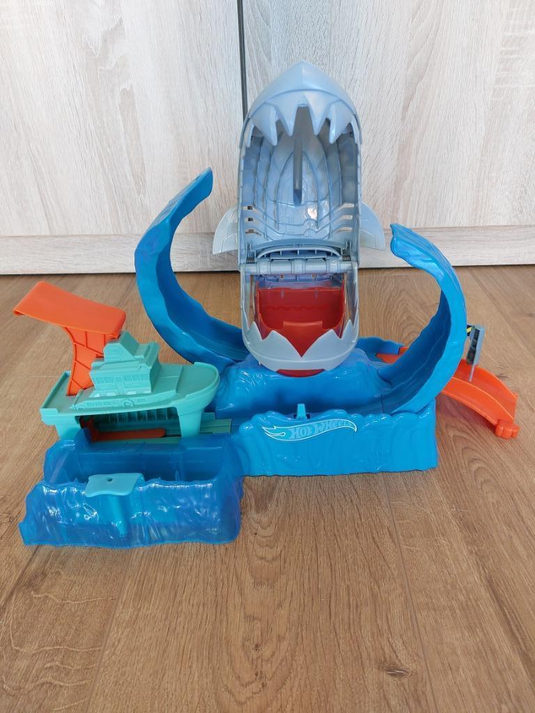 Hot Wheels - City Sprong Door Color Shifter Haai Speelset, Kinderen en Baby's, Speelgoed | Racebanen, Zo goed als nieuw, Racebaan