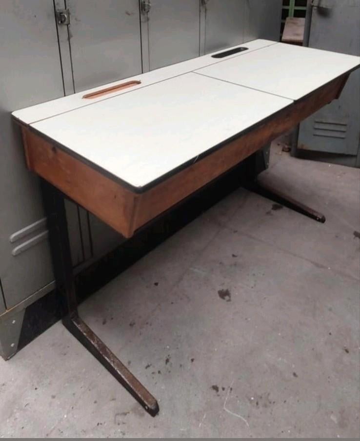 Pupitre de bureau d'école rétro vintage en bois et pieds en, Maison & Meubles, Bureaux, Enlèvement ou Envoi, Utilisé