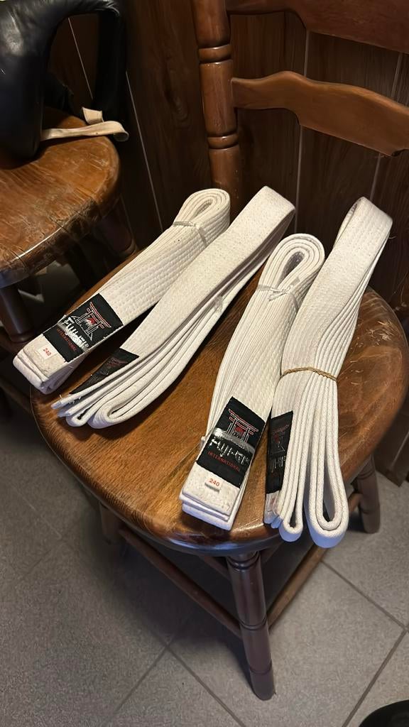 Matériel de boxe, Taekwondo/karaté, Enlèvement, Utilisé, Karaté, Équipement d'arts martiaux