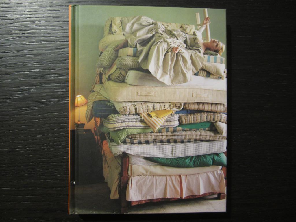 Vogue over Vivienne Westwood  -Linda Watson-, Enlèvement ou Envoi