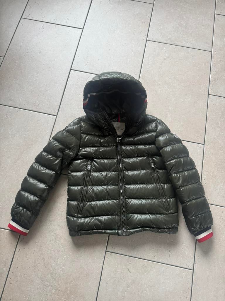 Mooie exclusieve moncler winterjas size 140, Kinderen en Baby's, Kinderkleding | Maat 140, Ophalen, Zo goed als nieuw, Jongen