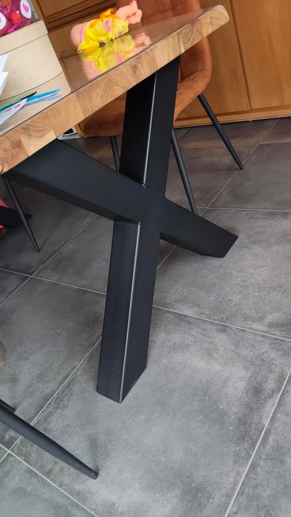 Boomstam tafel, Huis en Inrichting, Tafelonderdelen, Ophalen, 50 tot 100 cm, Zo goed als nieuw, 150 tot 200 cm