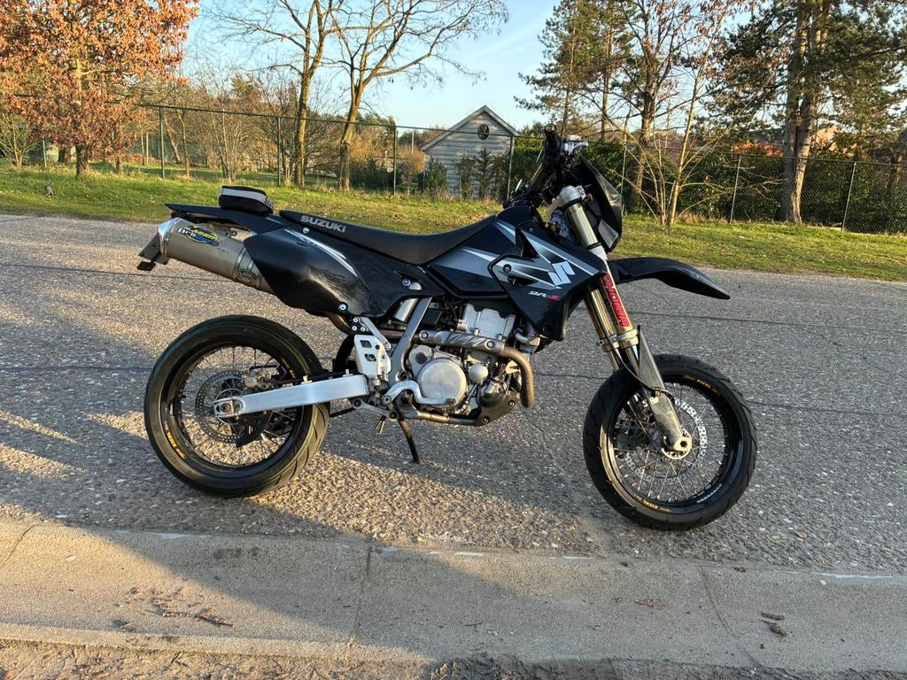 Suzuki drz 400 sm, Motoren, 400 cc, Sportuitlaat, Particulier, Minimaal motorrijbewijs A2
