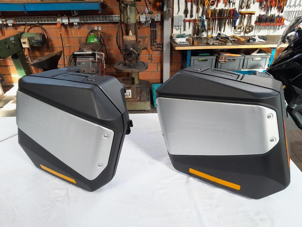 Zijkoffers en binnentassen voor Honda scooter X-ADV 750, Motoren, Ophalen, Zo goed als nieuw