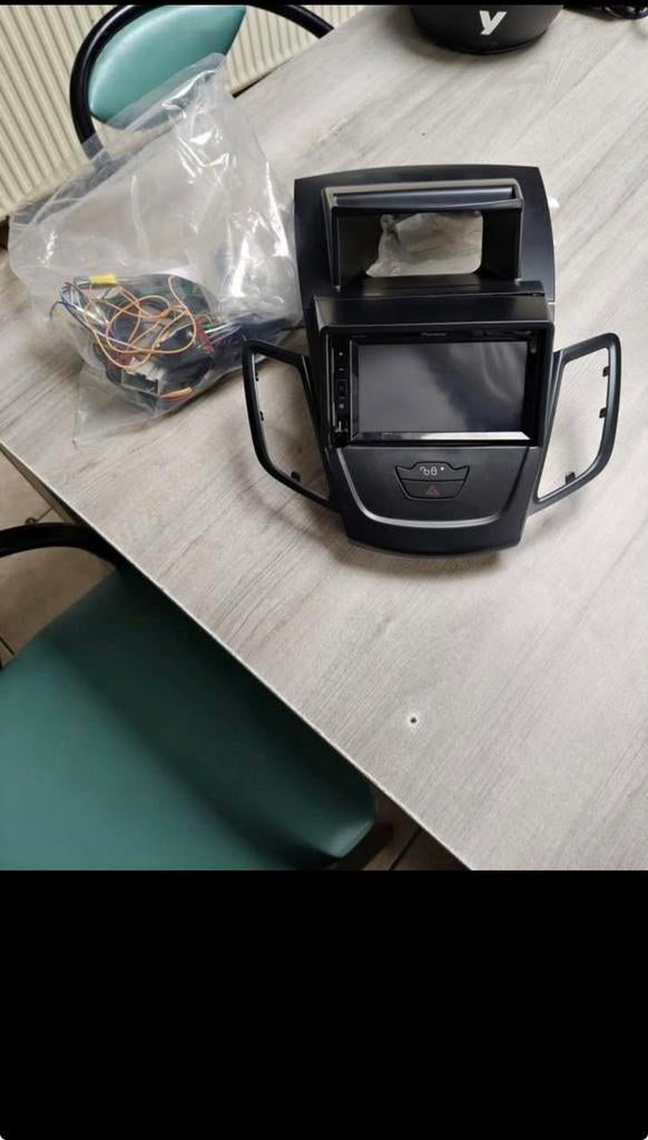 Radio de rechange Ford Fiesta MK7 Pre Facelift, Enlèvement ou Envoi, Comme neuf