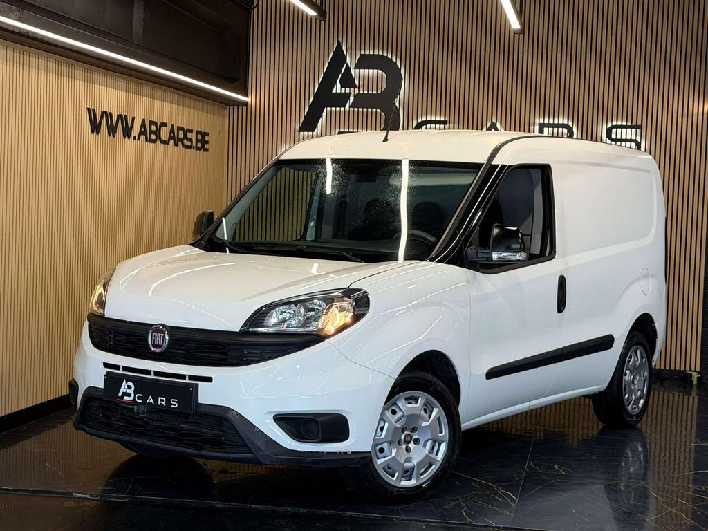 Fiat Doblò 1.4i * UTILITAIRE * 1ER PROPRIETAIRE *, Auto's, Bestelwagens en Lichte vracht, Bedrijf, Te koop, ABS, Airbags, Airconditioning