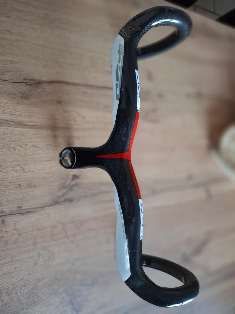 Cintre velo en carbone, Enlèvement, Comme neuf, Carbone, Autres marques