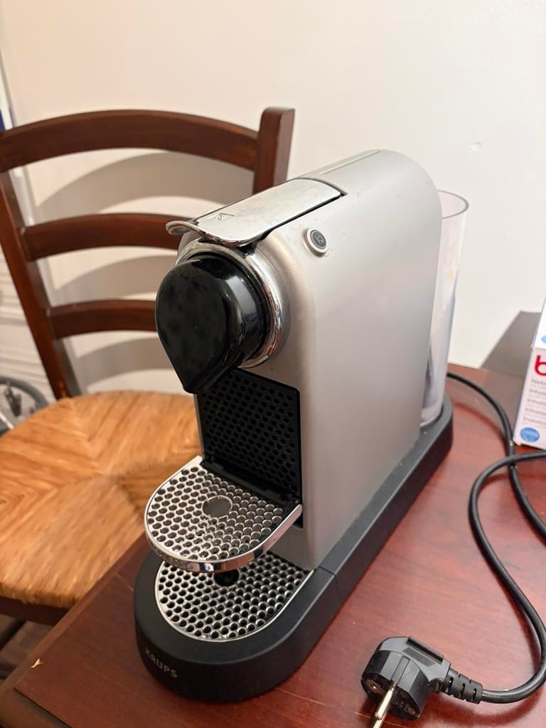 Machine à café à capsules Krups Nespresso Argent, Enlèvement, Comme neuf, Machine à espresso