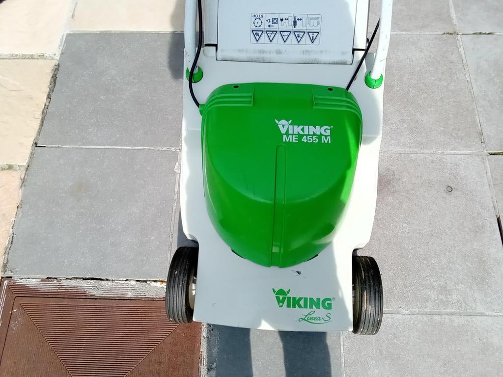 Grasmaaier viking zelf trekker goede staat groot model, Ophalen