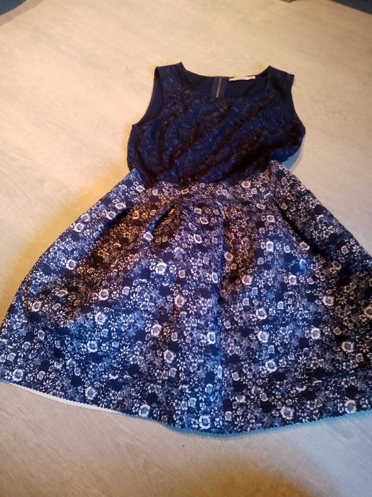 mooie dames jurk maat m, Ophalen, Gedragen, Maat 38/40 (M)