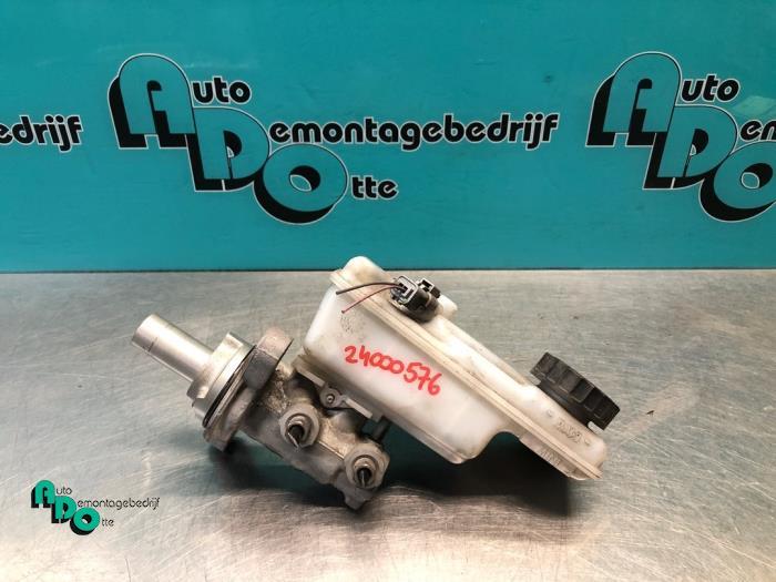 Hoofdremcilinder van een Mercedes Citan (Citan 12-), Gebruikt, -, Ophalen of Verzenden, -