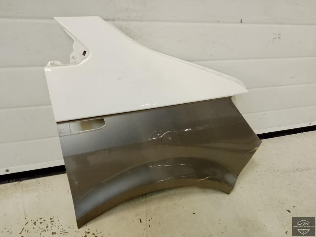 Panneau d'aile lat rale droite d'origine pour VW Transporter, Volkswagen, Volkswagen AG, Utilisé, Berliner Ring 2
38440  Wolfsburg, DE