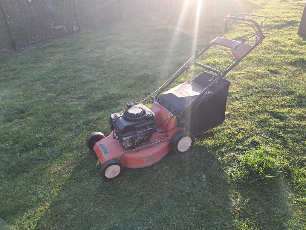 Zelftrekkende grasmachine, Tuin en Terras, Ophalen of Verzenden