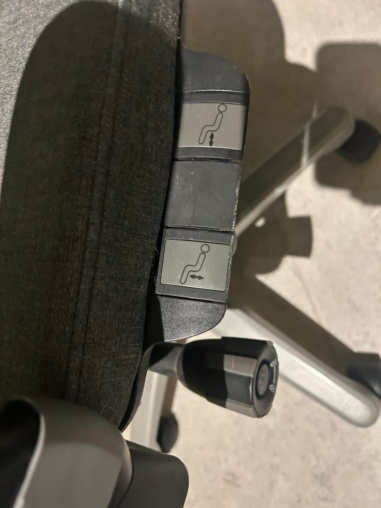 Kinnarps verstelbare bureaustoel, Huis en Inrichting, Bureaustoelen, Ophalen, Gebruikt, Grijs, Bureaustoel