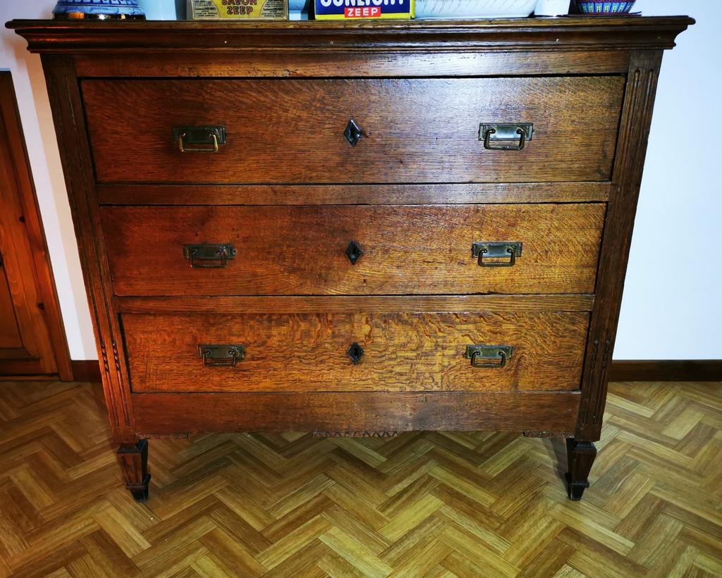 Commode en chêne massif, Antiquités & Art