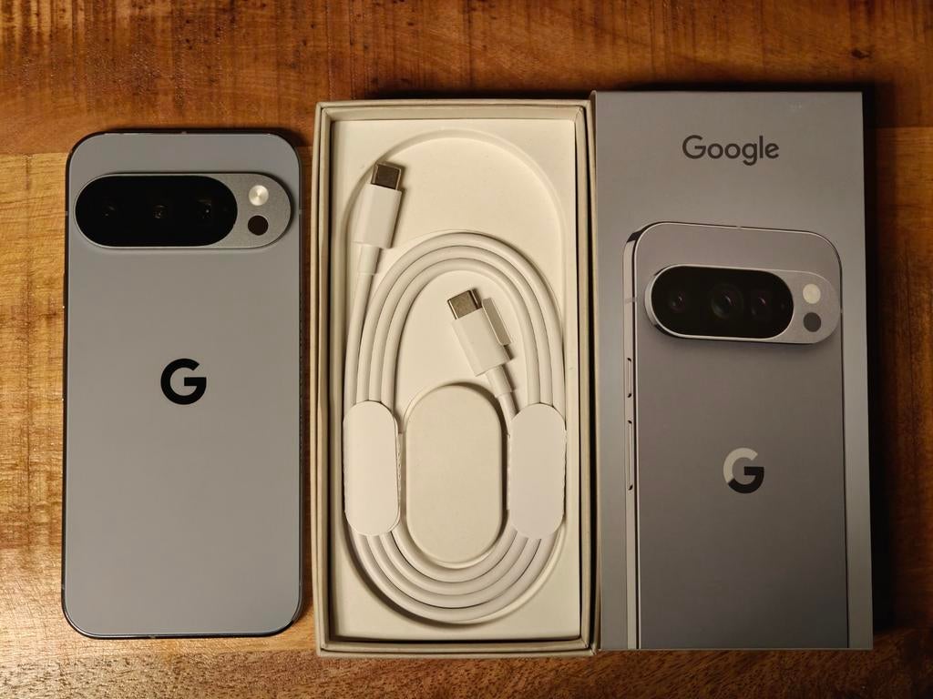Google Pixel 10 Pro 128 GB Moonstone + accessoires, Télécoms, Téléphonie mobile | Marques Autre, Autres modèles, Enlèvement ou Envoi