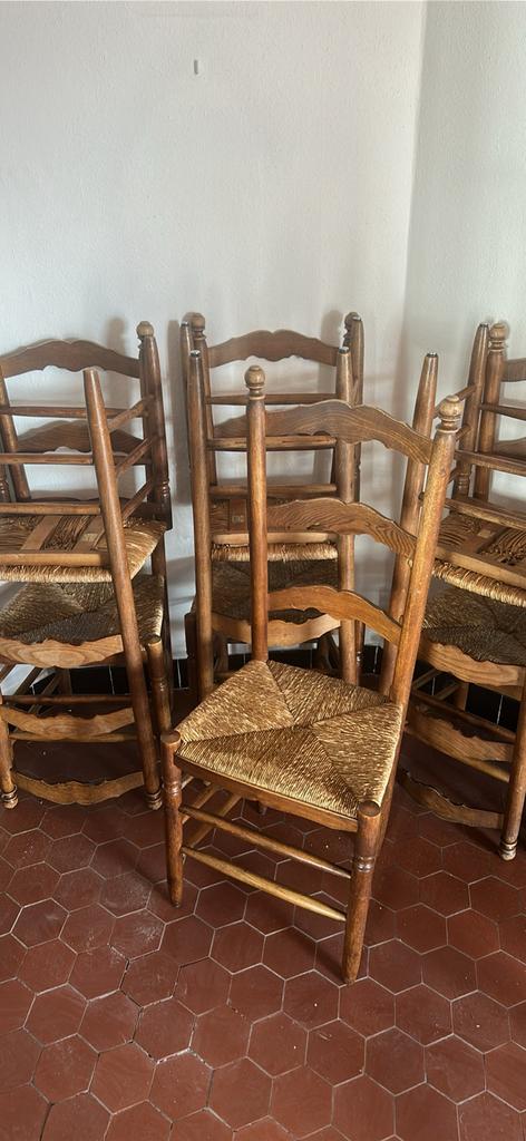 10 st Kerkstoelen, Enlèvement