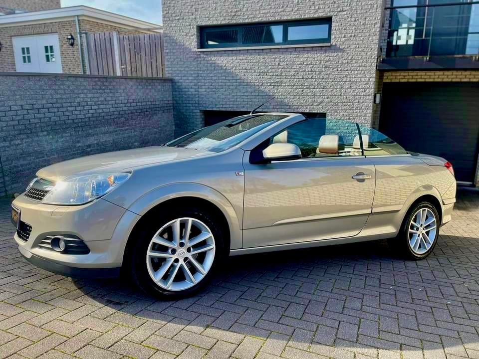 Cabrio Opel Astra 1.9 cdti 150 pk met nieuwe versnellingsbak, Autos, Cuir, Achat, 110 kW, Cabriolet