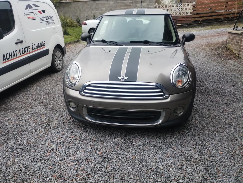 Mini Cooper essence 0475669313. Année 2011 très belle, Autos, Entreprise, Boîte manuelle, Berline, Cooper