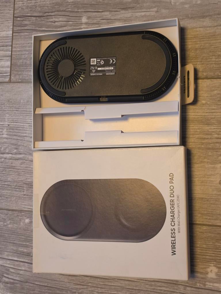 Chargeur sans fil Samsung Duo Pad EP-P5200 avec boîte, Enlèvement ou Envoi, Utilisé, Samsung