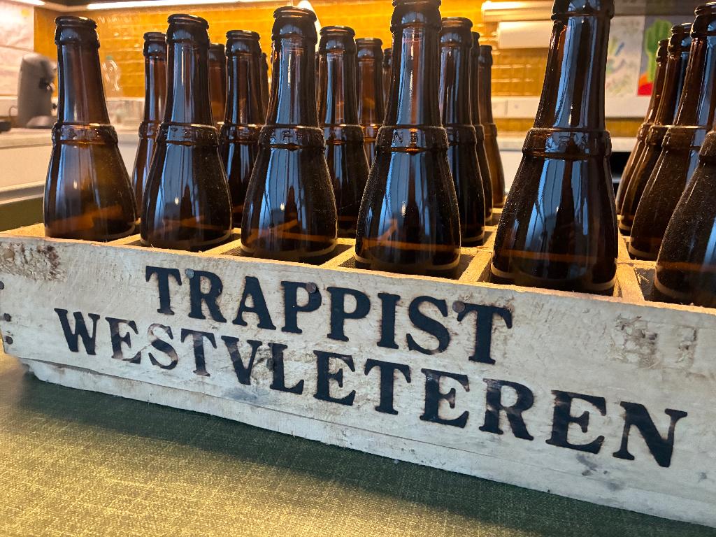 Authentieke houten krat Trappist Westvleteren met 24 flesjes, Verzamelen, Biermerken, Ophalen, Gebruikt, Flesje(s), Overige merken