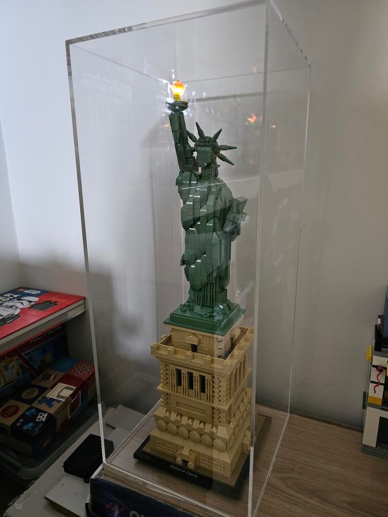 21042 vrijheidsbeeld lego + case, Ophalen