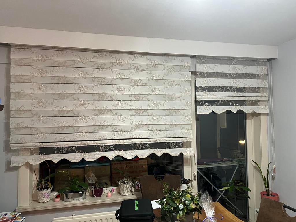 Zebra rolgordijnen, Ophalen, Zo goed als nieuw