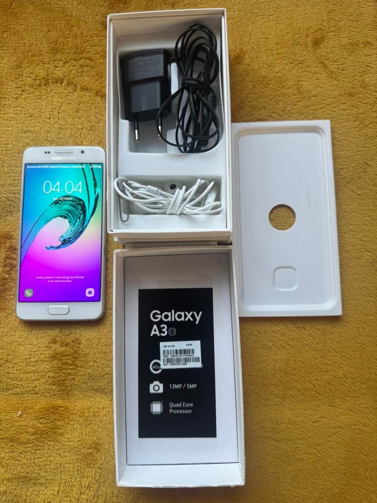 Samsung Galaxy A3 16 Go complet peu servi ., Télécoms, Enlèvement ou Envoi, Comme neuf, Samsung