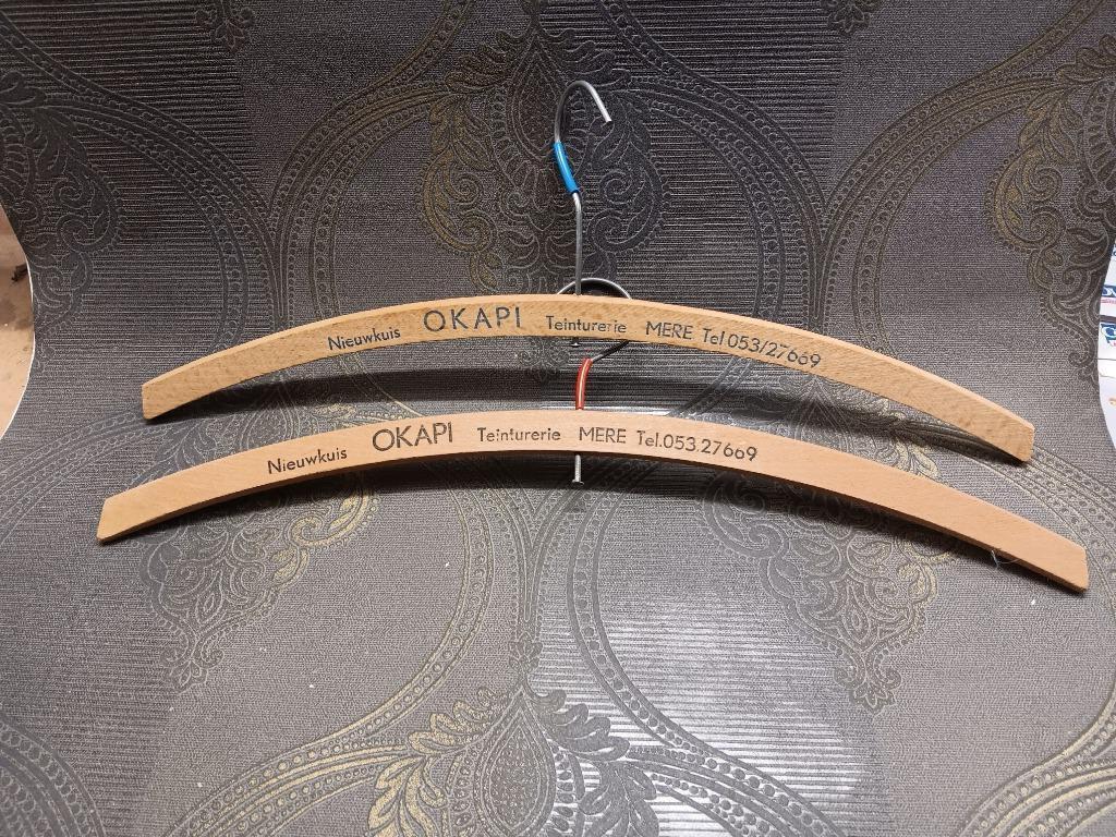 2 kapstokken Nieuwkuis Okapi Mere Erpe Mere, Ophalen of Verzenden, Gebruikt, Gebruiksvoorwerp